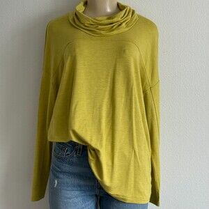 Cabi Ease Turtleneck Bright Moss Turtleneck Top Style 4193 Relaxed Fit Draped XS